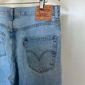 Levi's Classic Light Blue Straight Jeans
